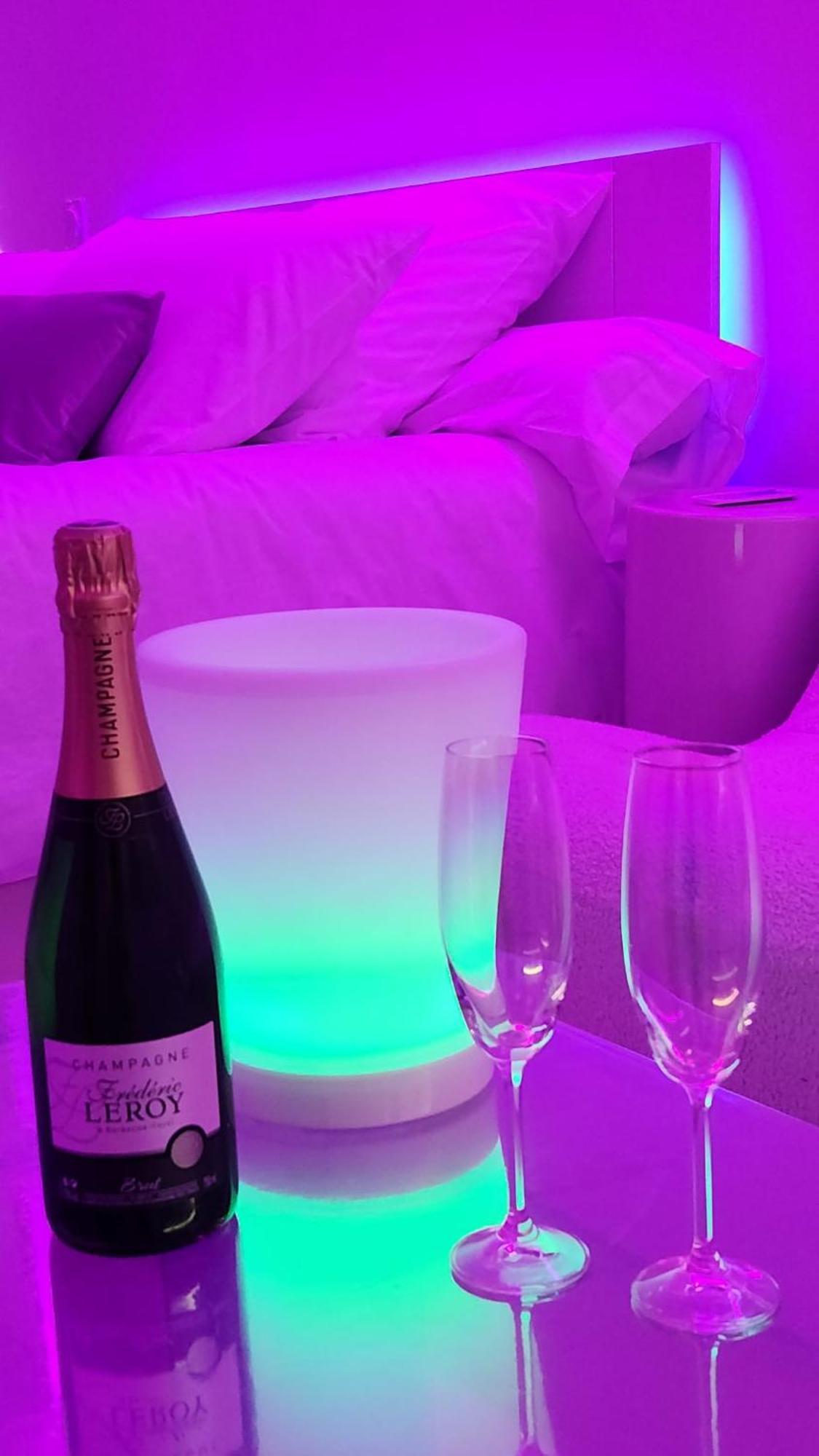 Love Room A 30 Mn Des Plages Et De Vannes Questembert Exterior foto